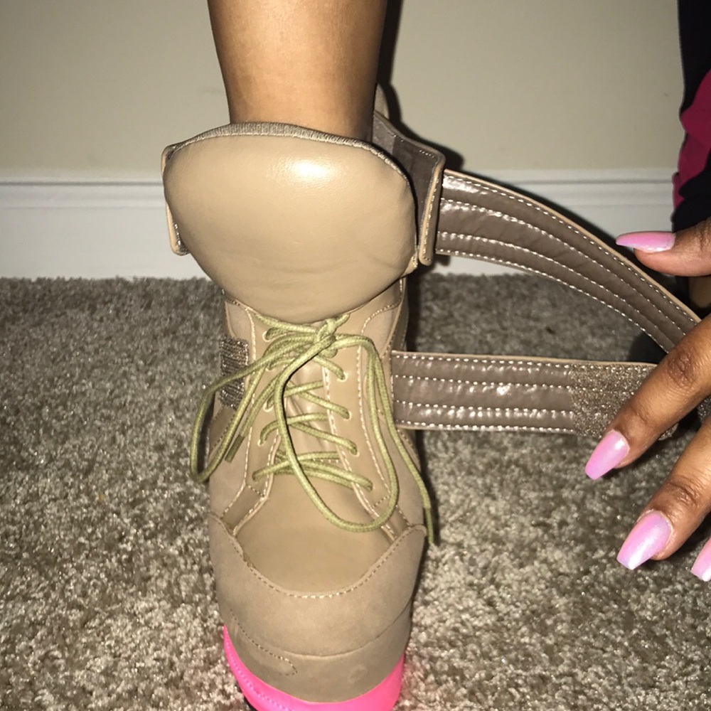Neon Pink 💅🏽 - Picture 3 of 4